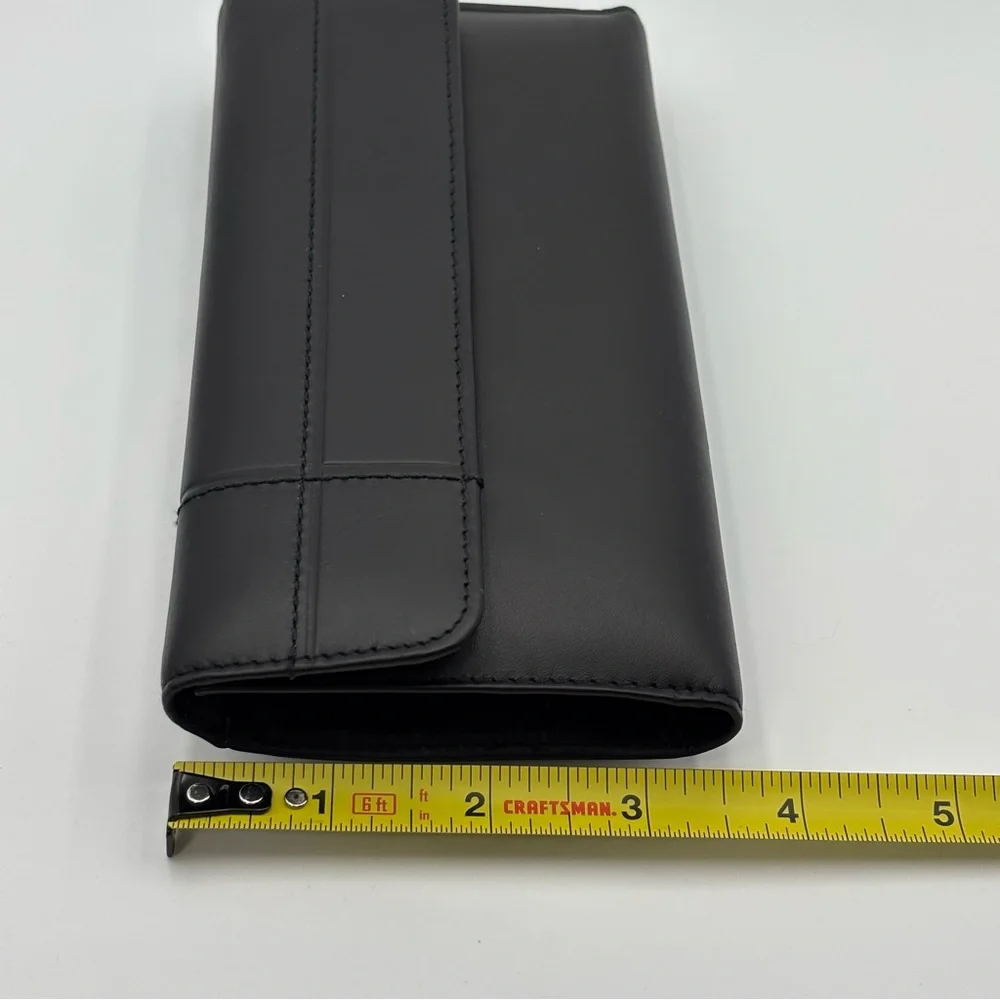 Buxton sleek black
